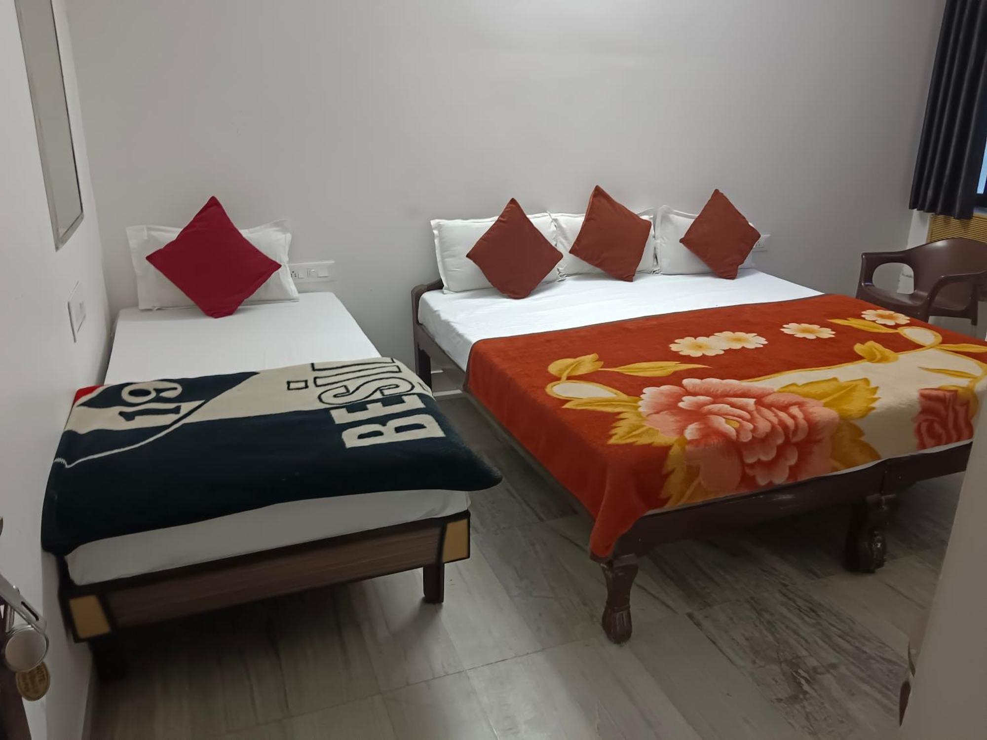 Hotel Shubham Udaipur Exterior photo