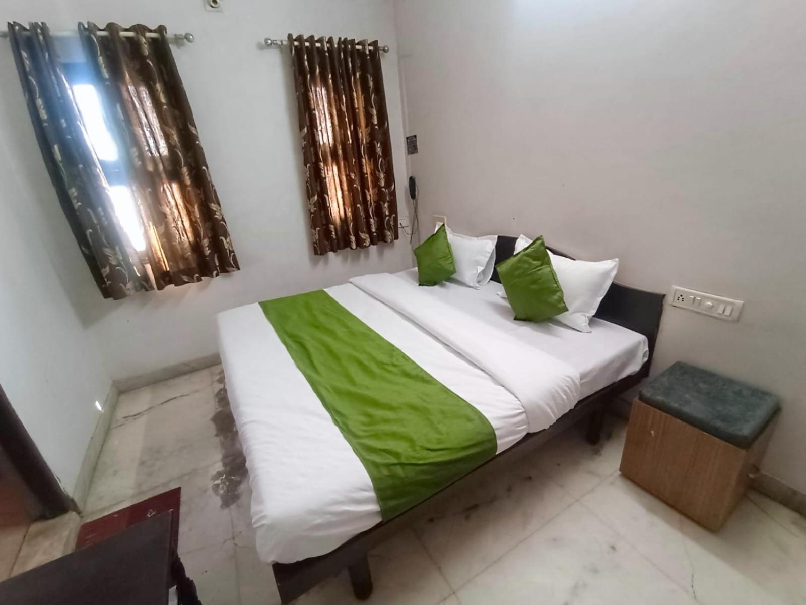 Hotel Shubham Udaipur Exterior photo
